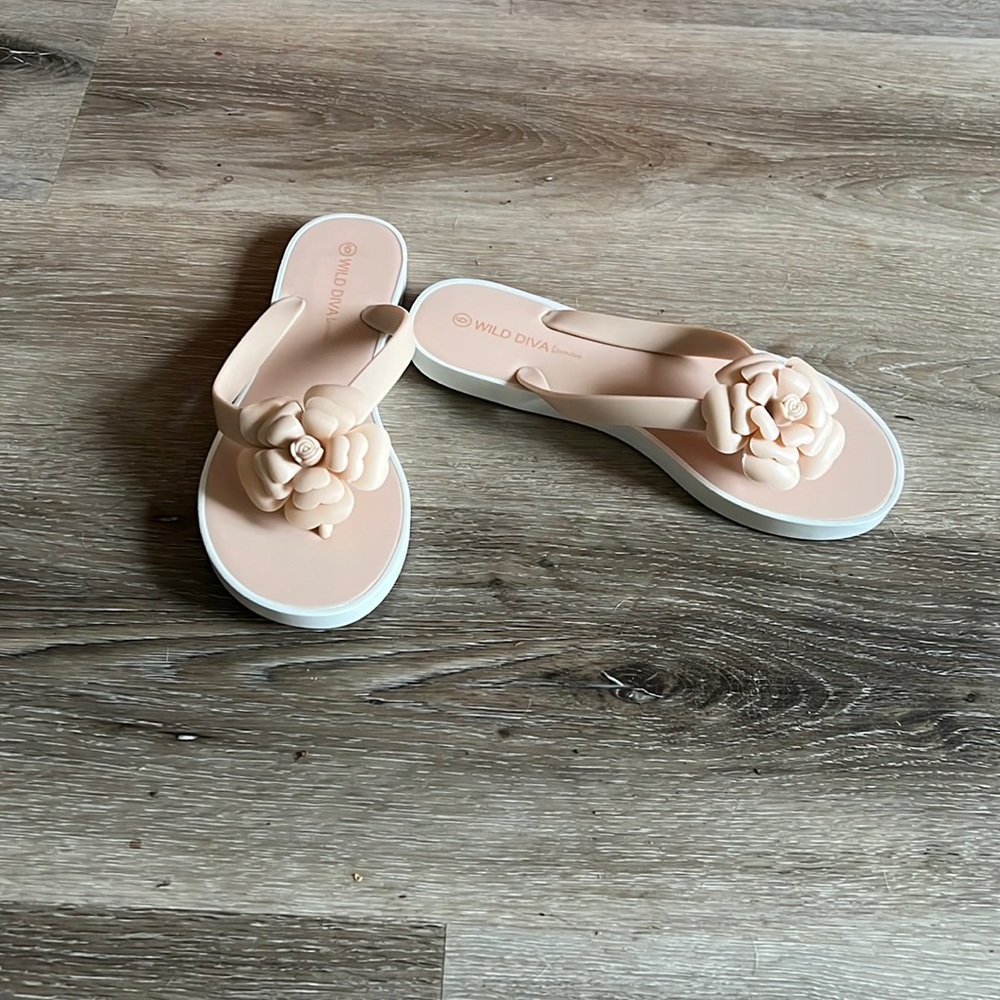 Flops Flops new floral wild diva